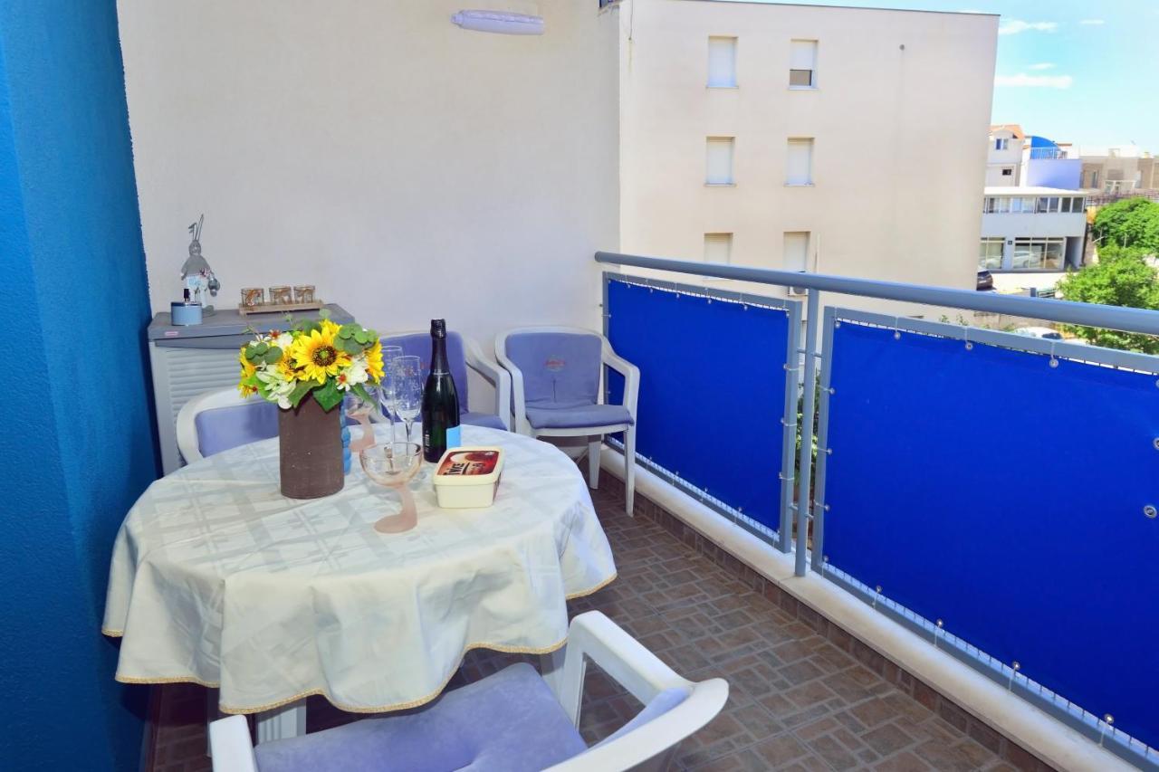 One Bedroom Apartment Terrace Parking Split Exterior foto